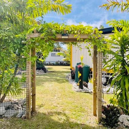 Are Mii A Stylish One Room Container Home Rarotonga Exterior foto