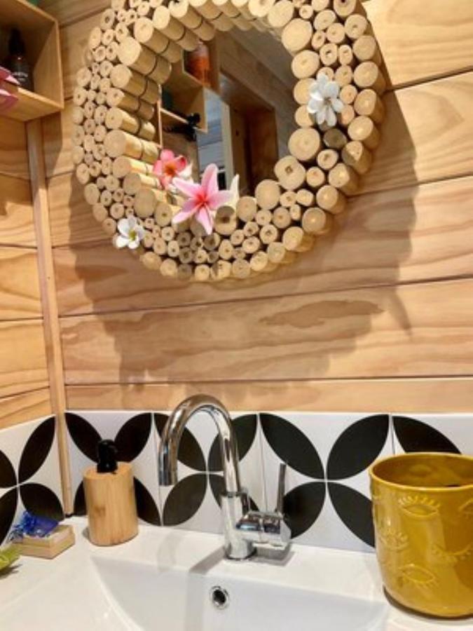 Are Mii A Stylish One Room Container Home Rarotonga Exterior foto